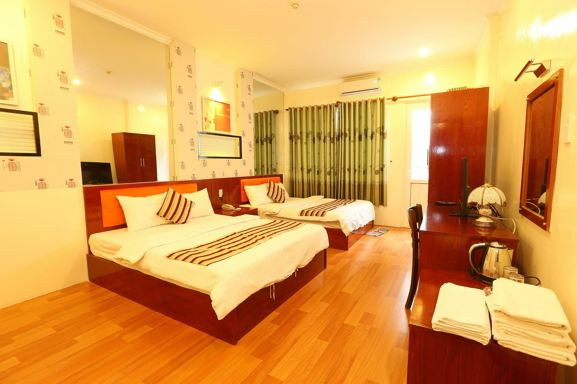 Saigon Crystal Hotel Ho Chi Minh City Bagian luar foto
