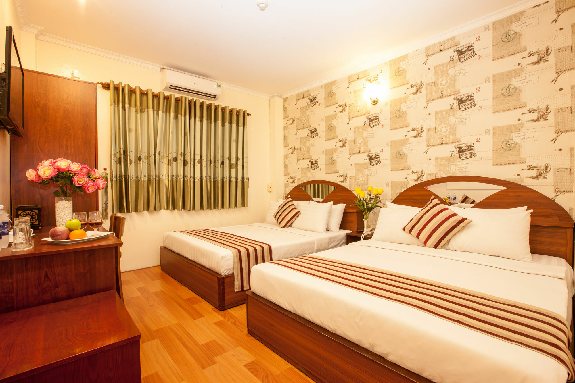 Saigon Crystal Hotel Ho Chi Minh City Bagian luar foto